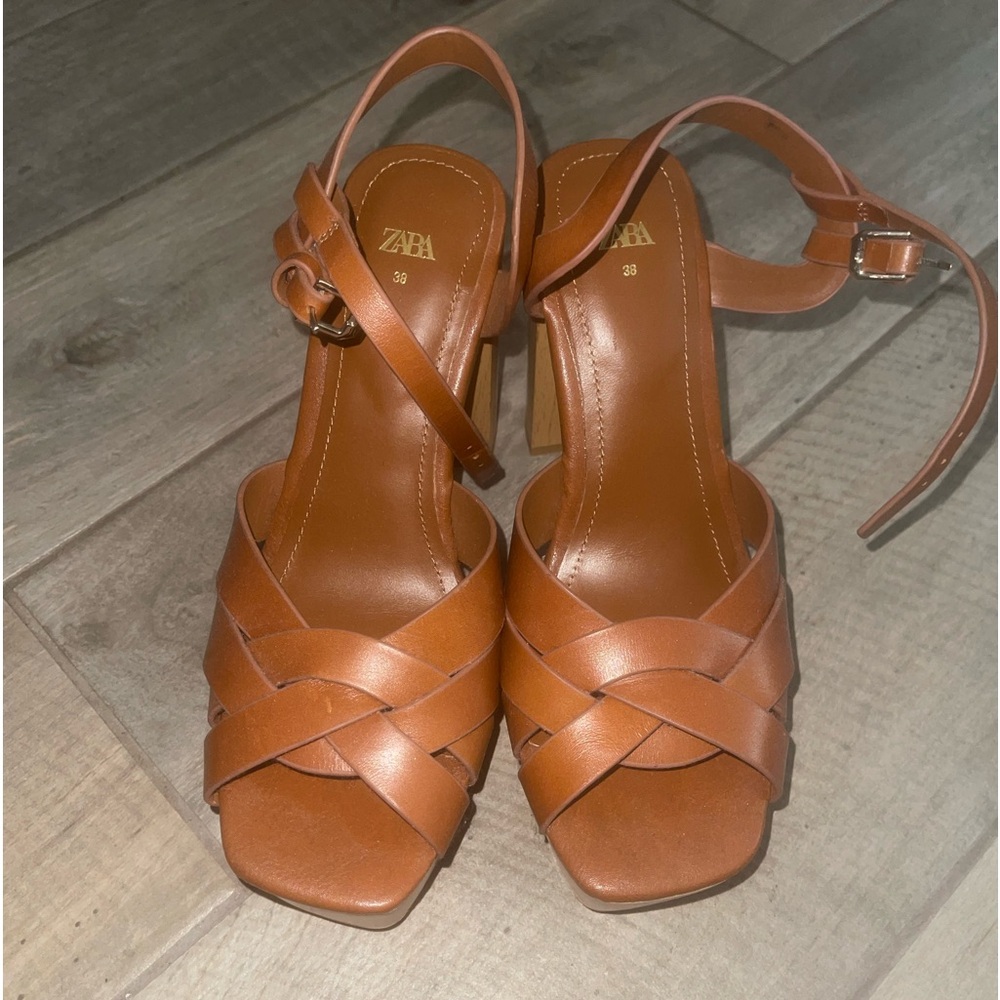 Tan leather strappy Heels sz: 38